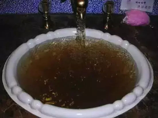 看看您家用的水管，是不銹鋼水管太貴，還是家人的健康不值得投資？